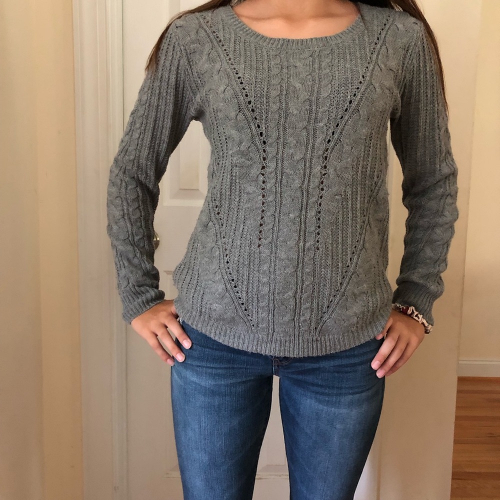 Fitted Gray Cableknit Sweater